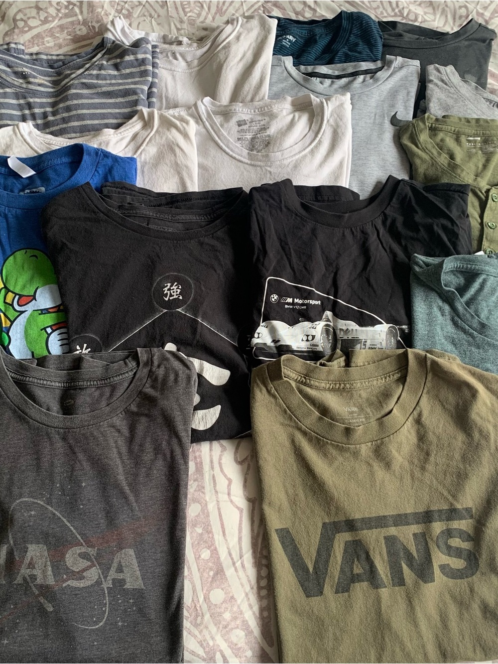 Mixed Graphic Tee bundle
